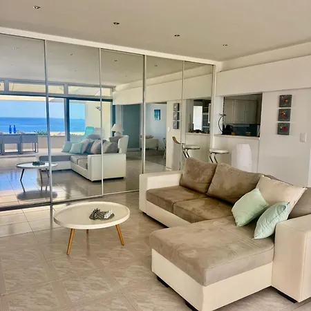 Superbe Vue Et Piscine * Bandol