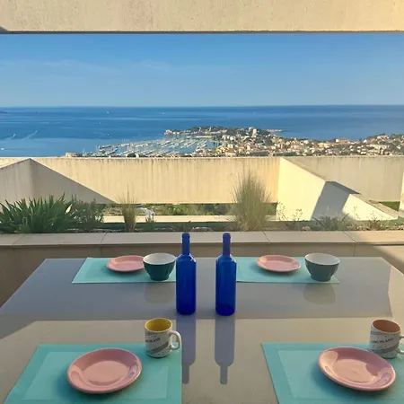 Апартаменты Superbe Vue Et Piscine Бандоль